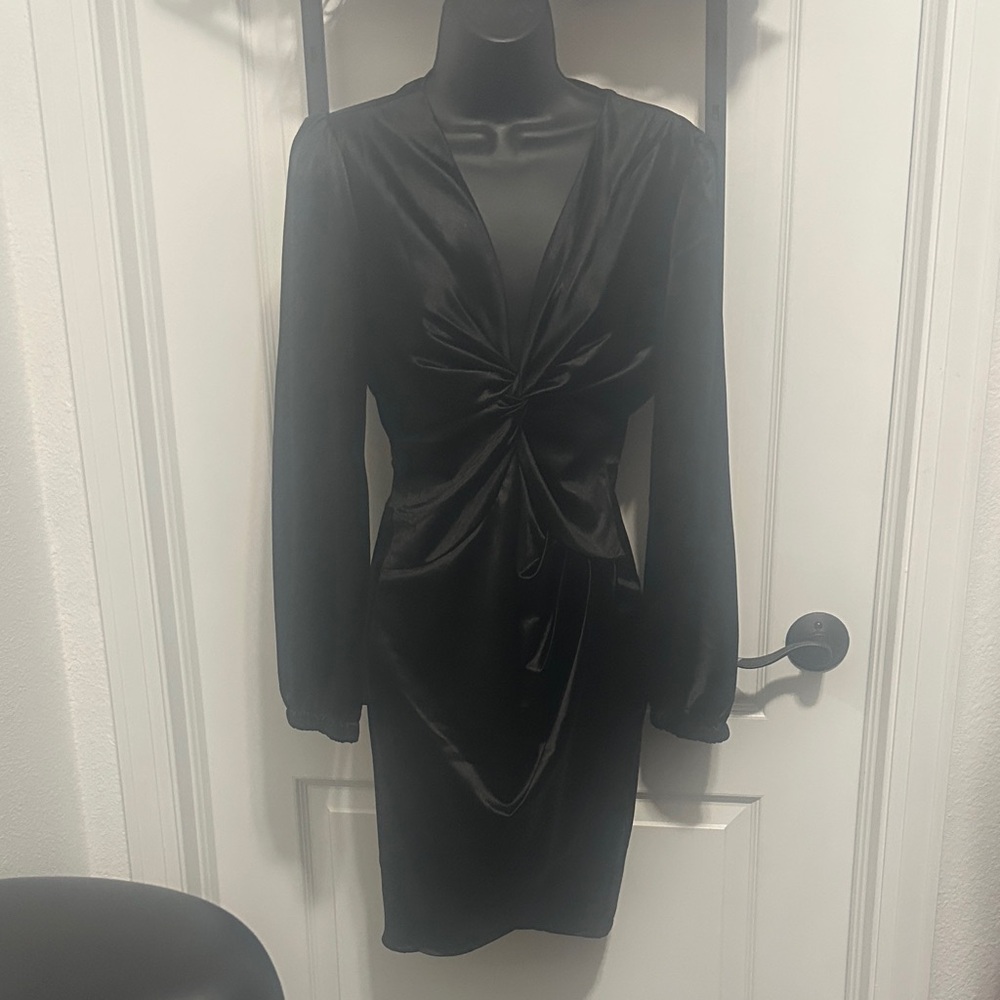 Elegant Black Long Sleeve Dress